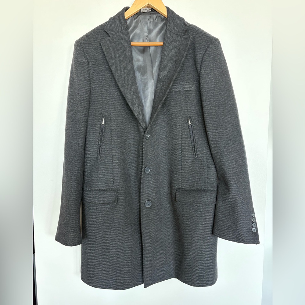 Men’s Classic Gray Wool Cashmere Coat, Herringbone Tweed, Size 42